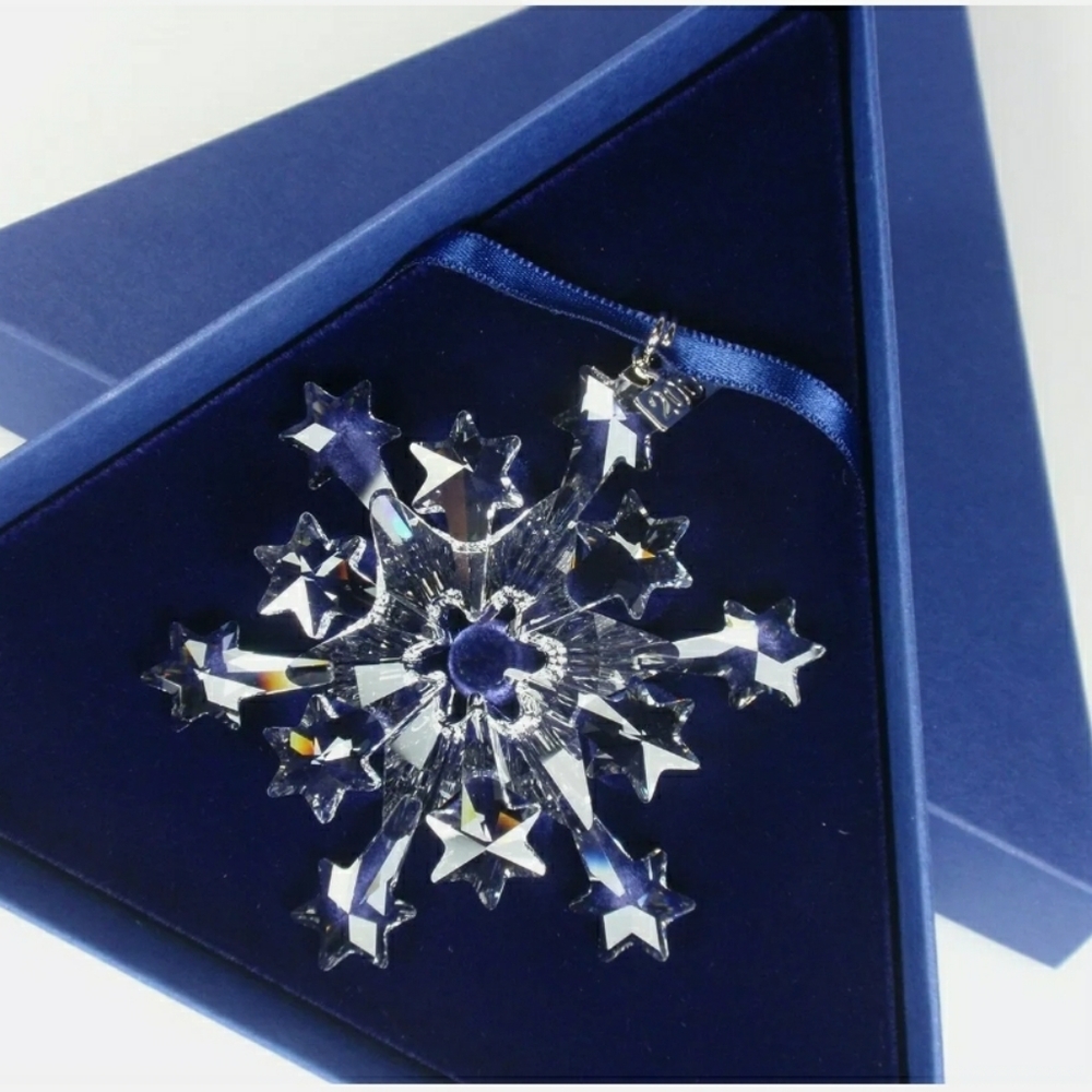 2004 Large Annual Swarovski Ornament